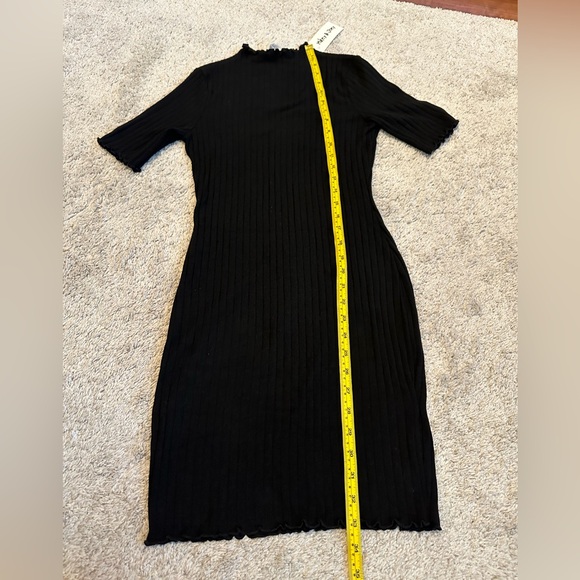NWT - Mikey & Joey - Black Ribbed Knit Short Sleeve Dress - Ruffle Trim - Size S - Picture 6 of 9